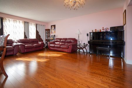 For Lease - 76 Sassafras Circle, Vaughan, Ontario - Photo 2