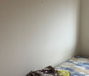 2 Bed Flat, Sugar Mill Square, M5 - Photo 3