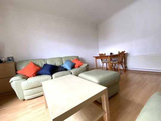 3 Bed Flat, Froghall Place, AB24 - Photo 1