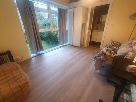 Short Heath Road, Fernfail Court, B23 - Photo 4