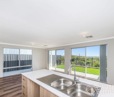 OCEAN VIEWS ~ DUCTED AIR ~ MOVE IN FOR XMAS - Photo 5