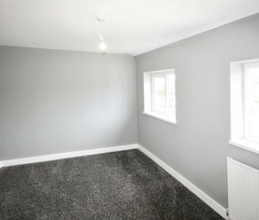 2 bedroom semi-detached house to rent - Photo 2