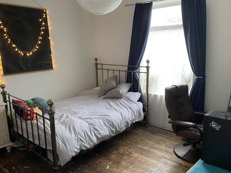 3 bedroom end of terrace house to rent - Photo 4