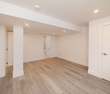 For Lease - 296 Sixteen Mile Drive Unit# Basement, Oakville, Ontario - Photo 6