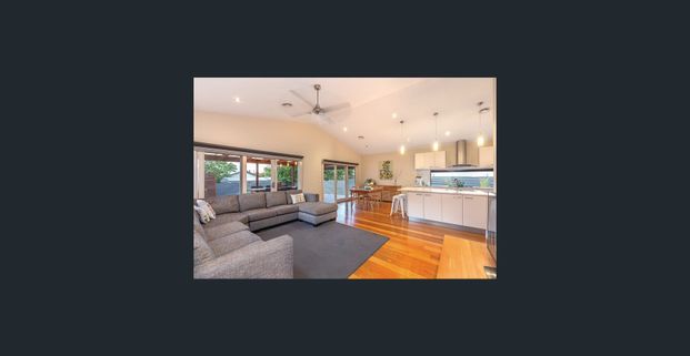 STUNNING PERIOD STYLE HOME IN NEWINGTON - Photo 1