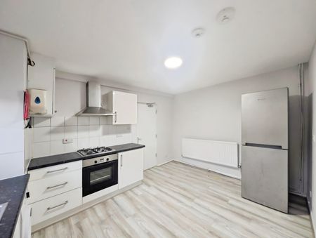 3 Bed Maisonette, High Road, N17 - Photo 4