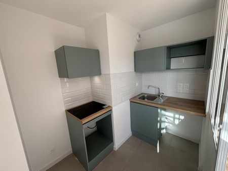 Location Appartement 2 pièces 45m² MONTPELLIER 34000 - Photo 3