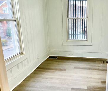 For Lease - 275 Main Street Unit# Upper, Hamilton, Ontario - Photo 3