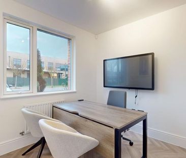 3 bedroom semi-detached house to rent - Photo 5