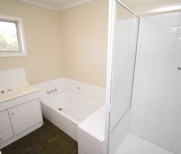 THREE BEDROOM VALUE RENTING - Photo 3