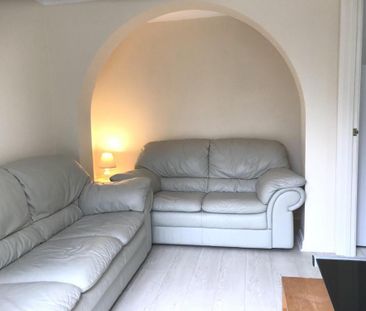 4 bedroom house to rent - Photo 2