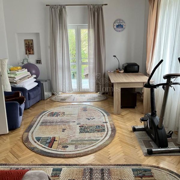 Three-Bedroom House - Near NATO - Fotografie 1