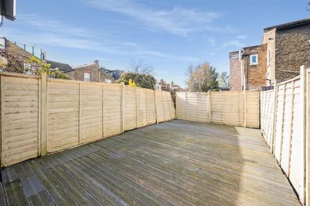 2 bedroom maisonette to rent - Photo 5