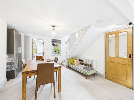 3 bedroom semi-detached house to rent - Photo 3