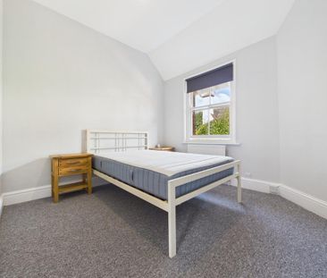 5 bedroom semi-detached house to rent - Photo 2