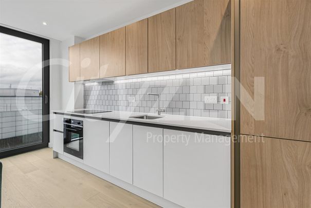 37 Clarendon Road, Watford - Photo 1