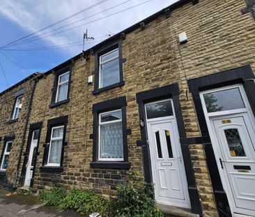 3 bed Terraced - To Let - Photo 5