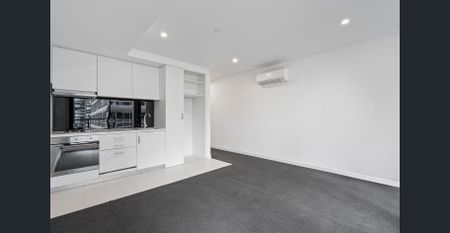 Light-Filled One-Bedroom Apartment with Huge Balcony - Photo 5