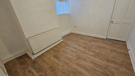 2 bed Terraced - To Let - Photo 2