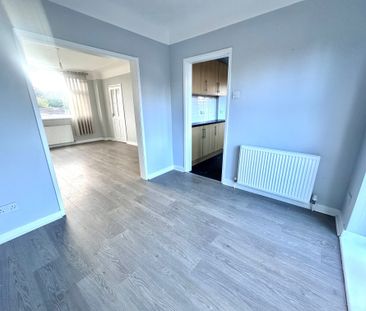 Prenton Village Road, Prenton - Photo 2