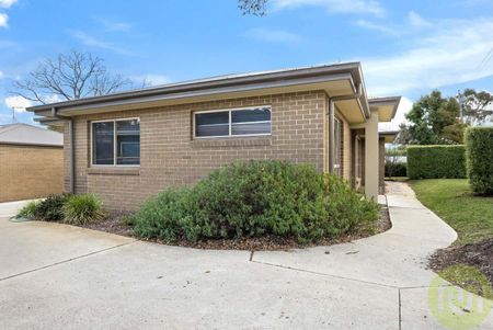 3-Bedroom Townhouse Offering Modern Comfort in Prime Garran Location - Photo 3