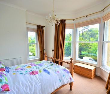 3 bedroom flat to rent - Photo 4