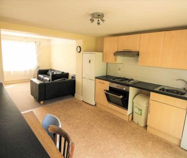 4 bedroom detached house to rent - Photo 6