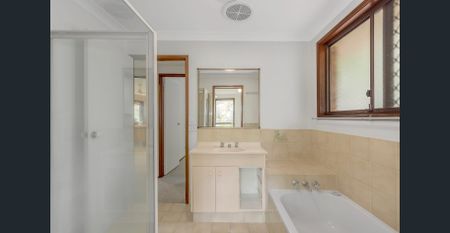 Three Bedroom Home in an Excellent Robina Location! - Photo 4