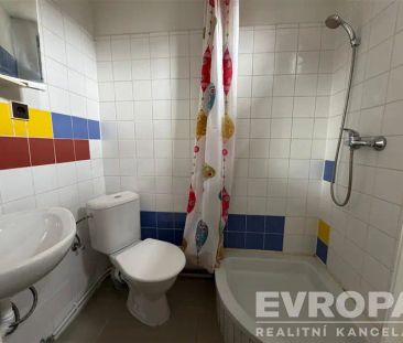 Pronájem bytu 1+kk v centru Pardubic ulici Bulharská - Фото 2