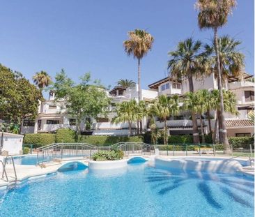 3 bedroom luxury Apartment for rent in Marbella Del Este, Spain - Photo 6