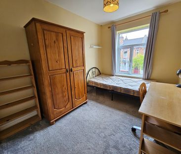 6 Bed Student Accommodation - Photo 3