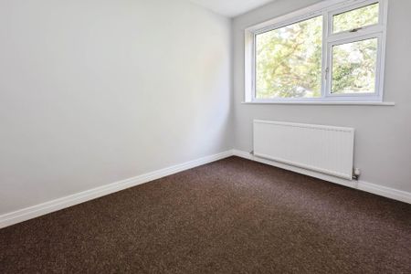 Hillwood Close, Spital - Photo 2