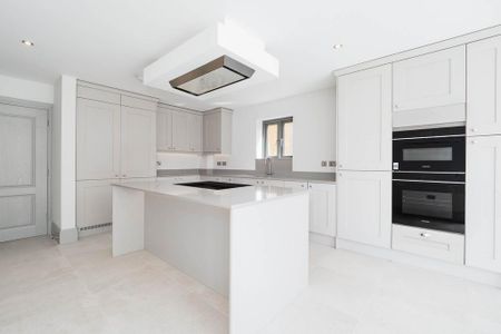 4 bedroom detached house to rent - Photo 3