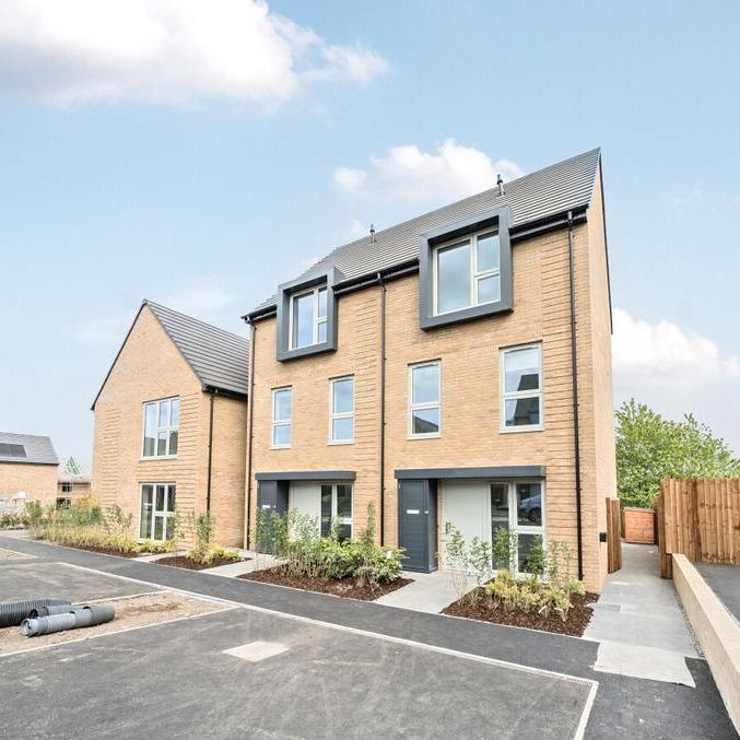 3 bedroom semi-detached house to rent - Photo 1