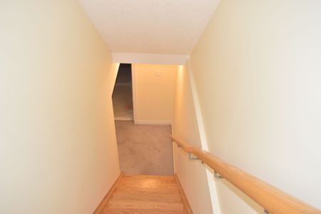 For Lease - 20 Munch Place, Milton, Ontario - Photo 5