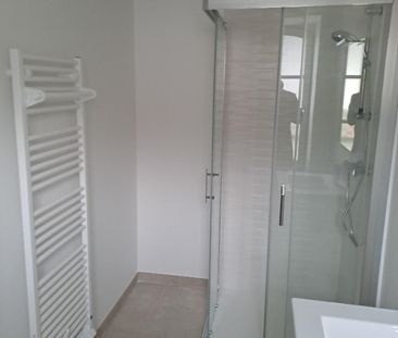 Location Appartement 3 pièces 70m² SABLE SUR SARTHE 72300 - Photo 3