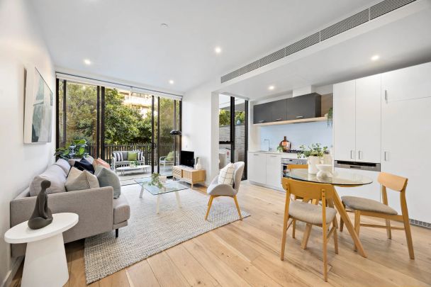 EFFORTLESS LUXURY WITH A RESORT INSPIRED LIFESTYLE - Photo 1