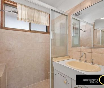 Freshly refurbished home less than 1km from the local state primary... - Photo 6