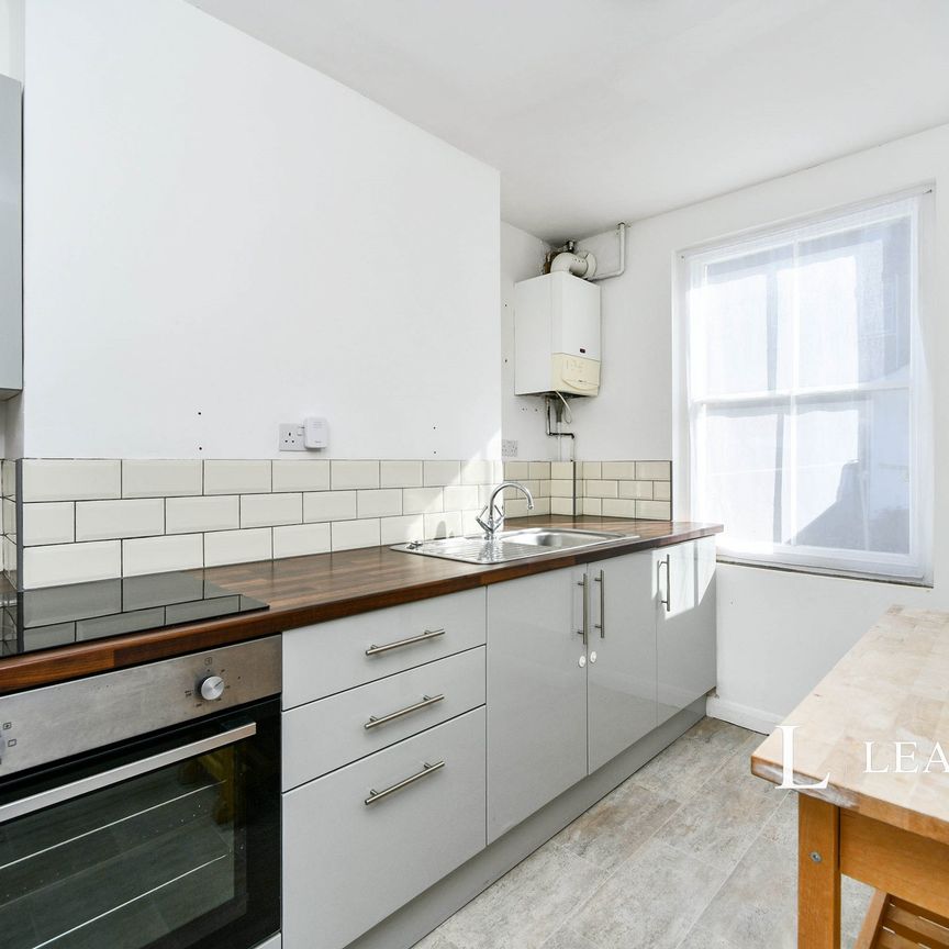 1 bedroom maisonette to rent Warleigh Road, Brighton, East Sussex, BN1 - Photo 1