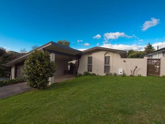 Family home in Churton Park fully fenced - Photo 1