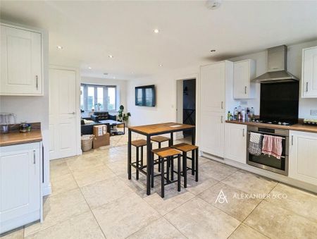 1 bedroom in a house share to rent - Photo 3