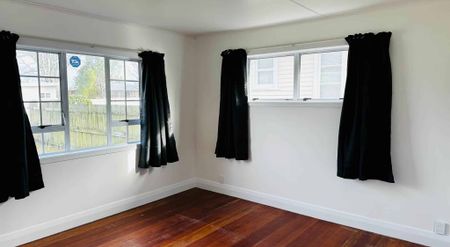 Spacious 2 Bedroom Home !! - Photo 2