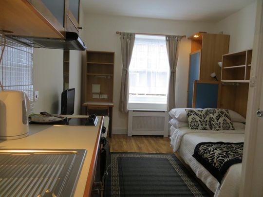 Studio flat to rent in Hammersmith, London W6 - Bills included - Photo 1