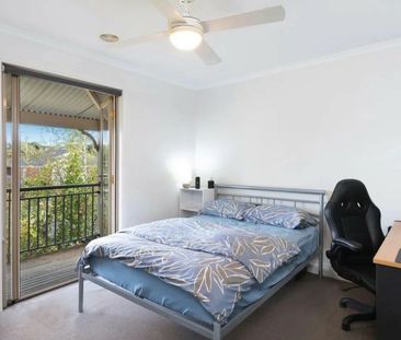 One Room Available! Located in prime position for students of Deakin. - Photo 5