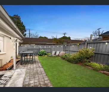 Light-Filled 2-Bedroom Unit in the Heart of Heathmont - Photo 5