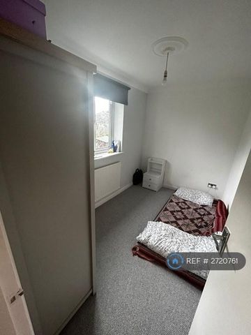 2 bedroom maisonette to rent - Photo 2