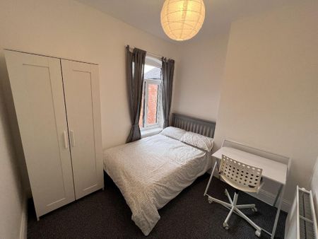 4 bedroom house to rent - Photo 2