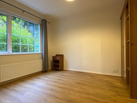 11 Strathearn Court, Holywood, BT18 9NP - Photo 2