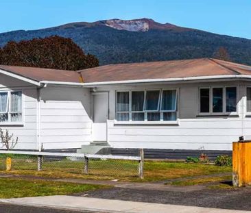 TURANGI - FOUR BEDROOMS - Photo 4