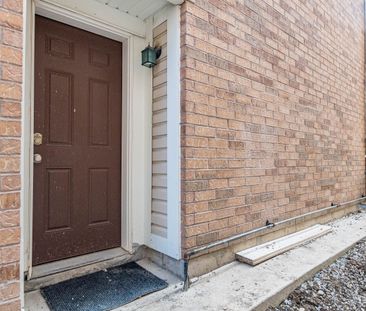For Lease - 102 Leadenhall Road, Brampton, Ontario - Photo 5